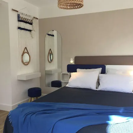 Apartamento Bel Climatise Avec Parking Au Lavandou - Fr-1-308-175 Le Lavandou