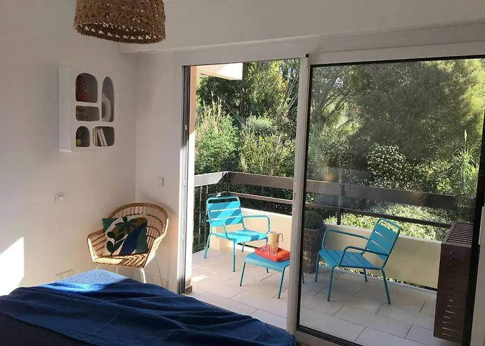 Bel Climatise Avec Parking Au Lavandou - Fr-1-308-175 * Le Lavandou