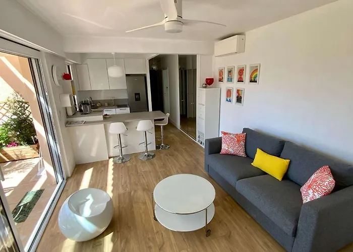 Apartment Bel Climatise Avec Parking Au Lavandou - Fr-1-308-175 Le Lavandou