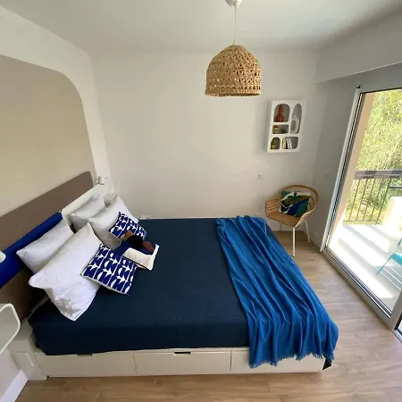 2 Pieces Climatise Avec Acces Direct Plage, Parking Et Terrasse - - Fr-1-308-175 Apartment Le Lavandou